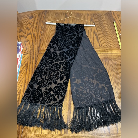 Pretty burnout scarf with fringe - Picture 5 of 8